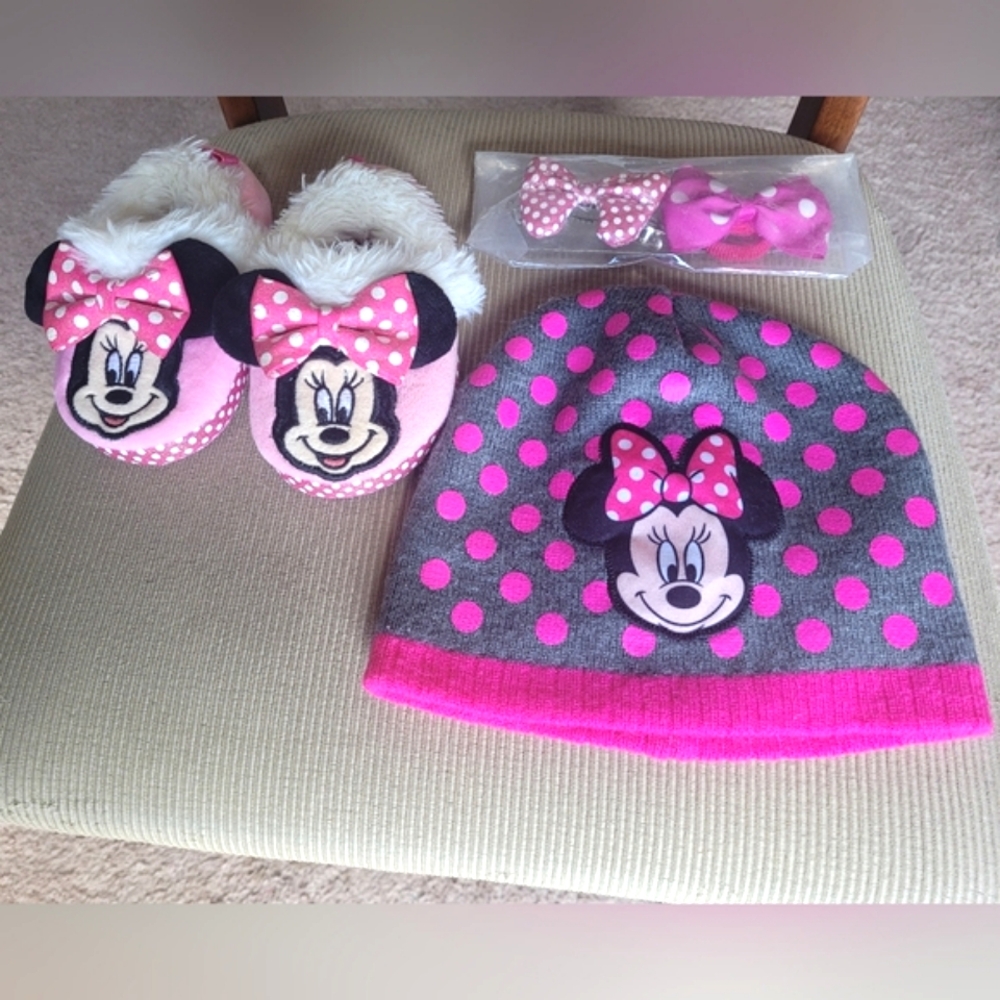 Minnie Mouse Disney  Junior S(5-6)Toddler Girl's slippers&hat and 2 hair…